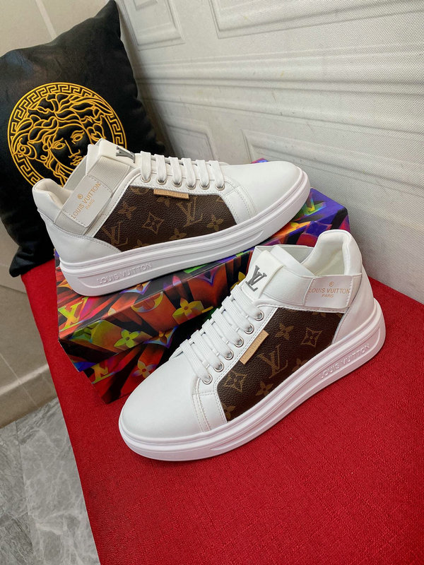 men LV shoes-051